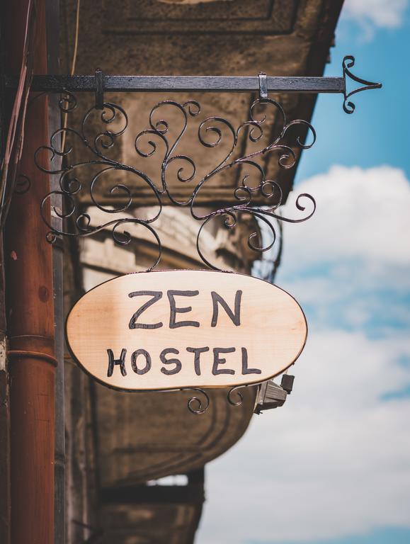 Zen Hostel Cluj-Napoca Exteriör bild
